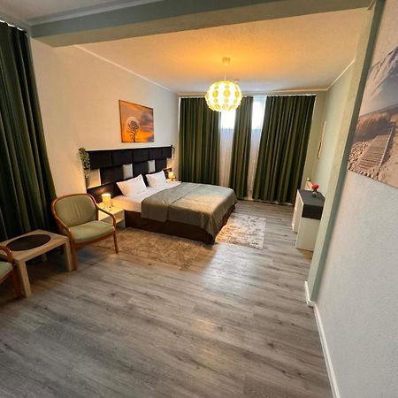 F-F Haus Monteuren Unterkunft Neuhausen auf den Fildern Esterno foto