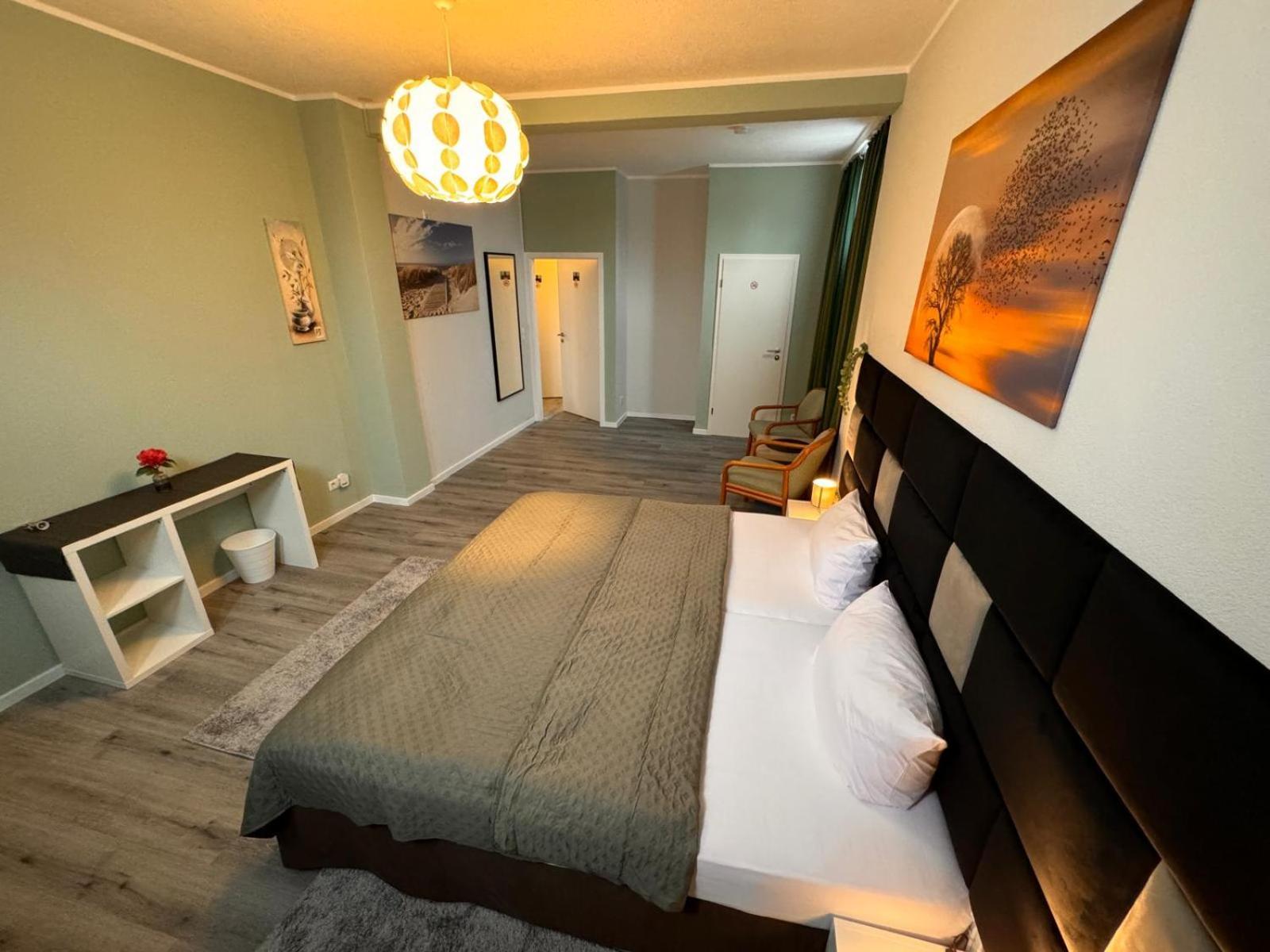F-F Haus Monteuren Unterkunft Neuhausen auf den Fildern Esterno foto