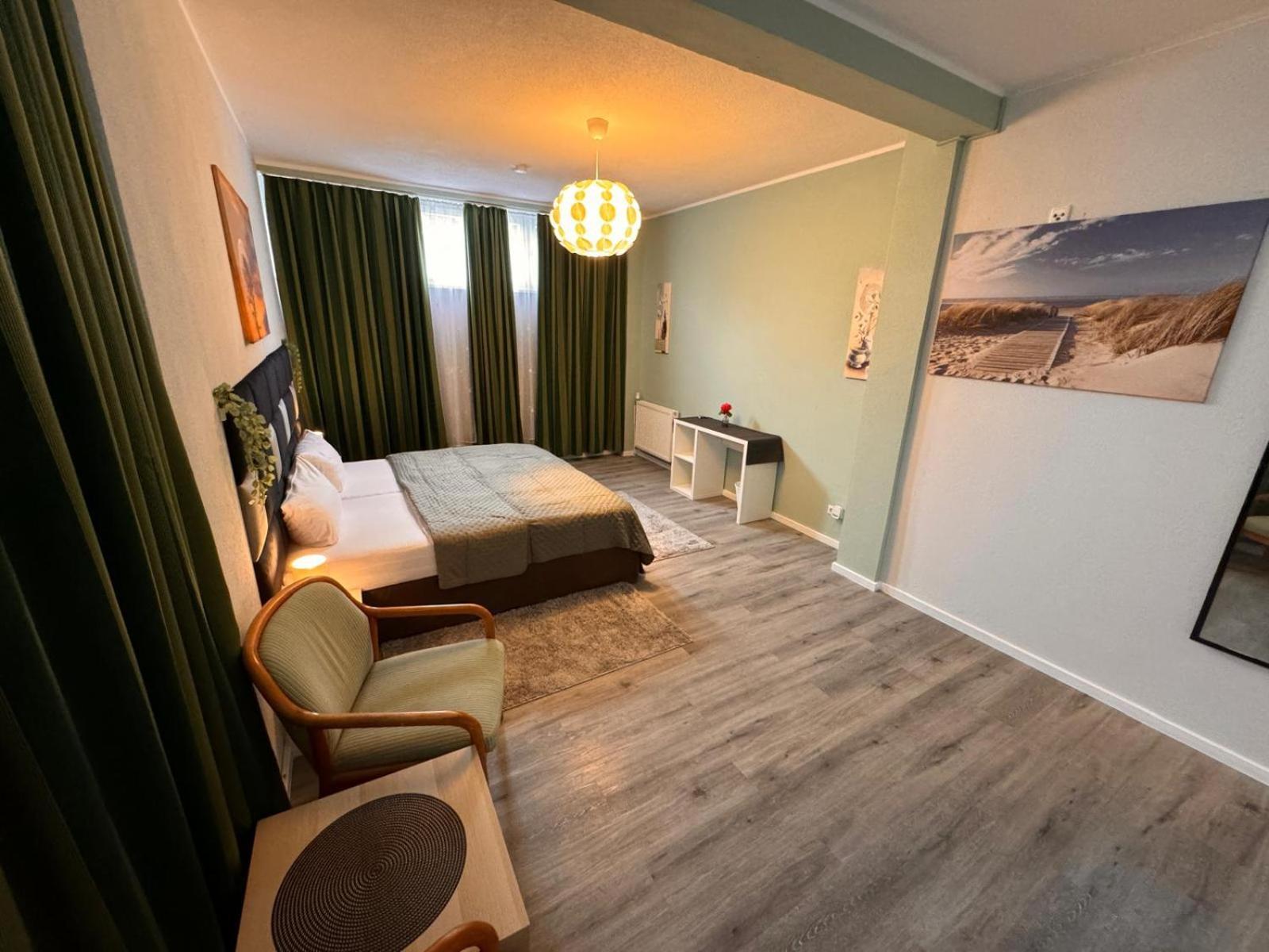 F-F Haus Monteuren Unterkunft Neuhausen auf den Fildern Esterno foto