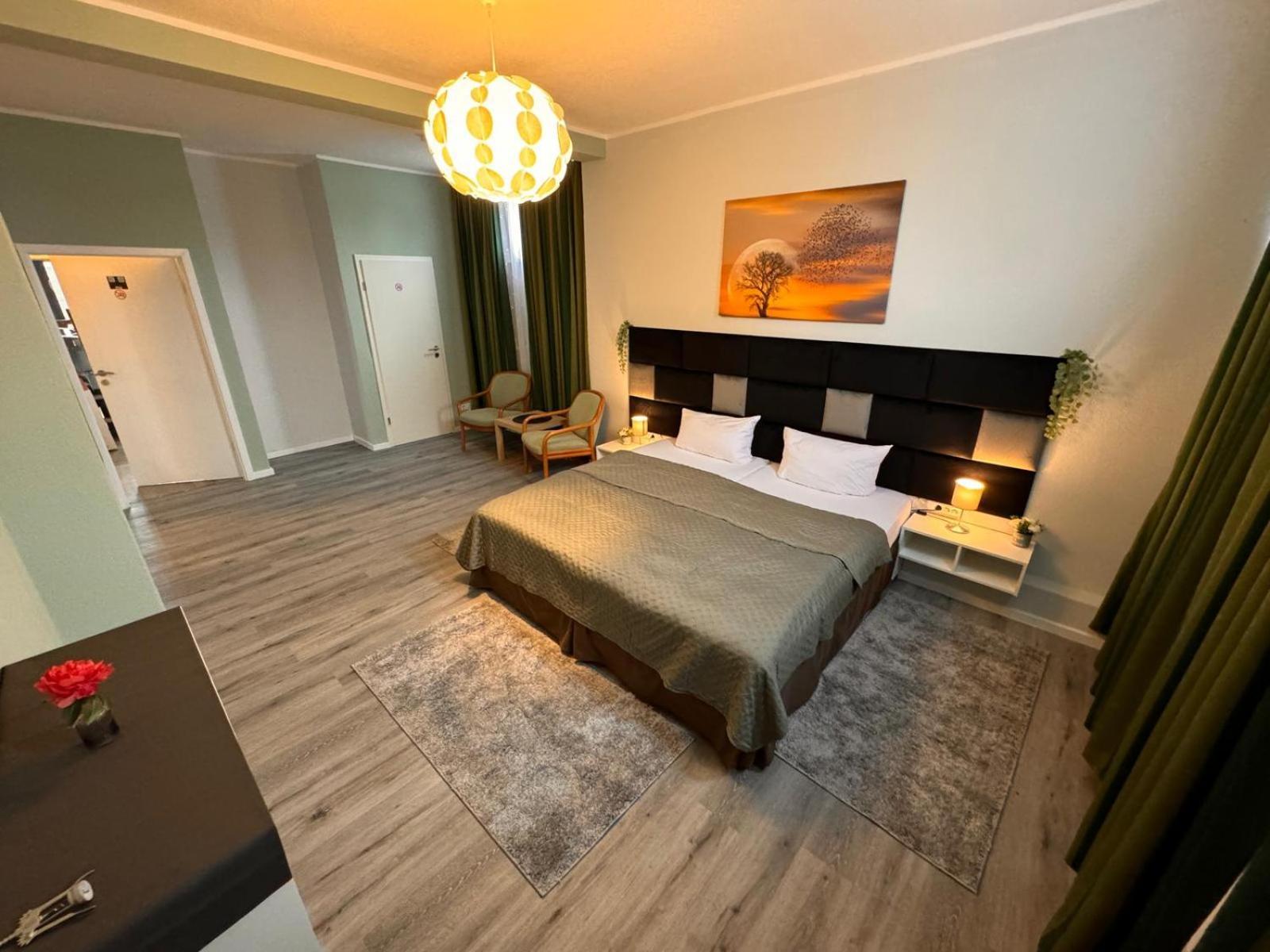 F-F Haus Monteuren Unterkunft Neuhausen auf den Fildern Esterno foto