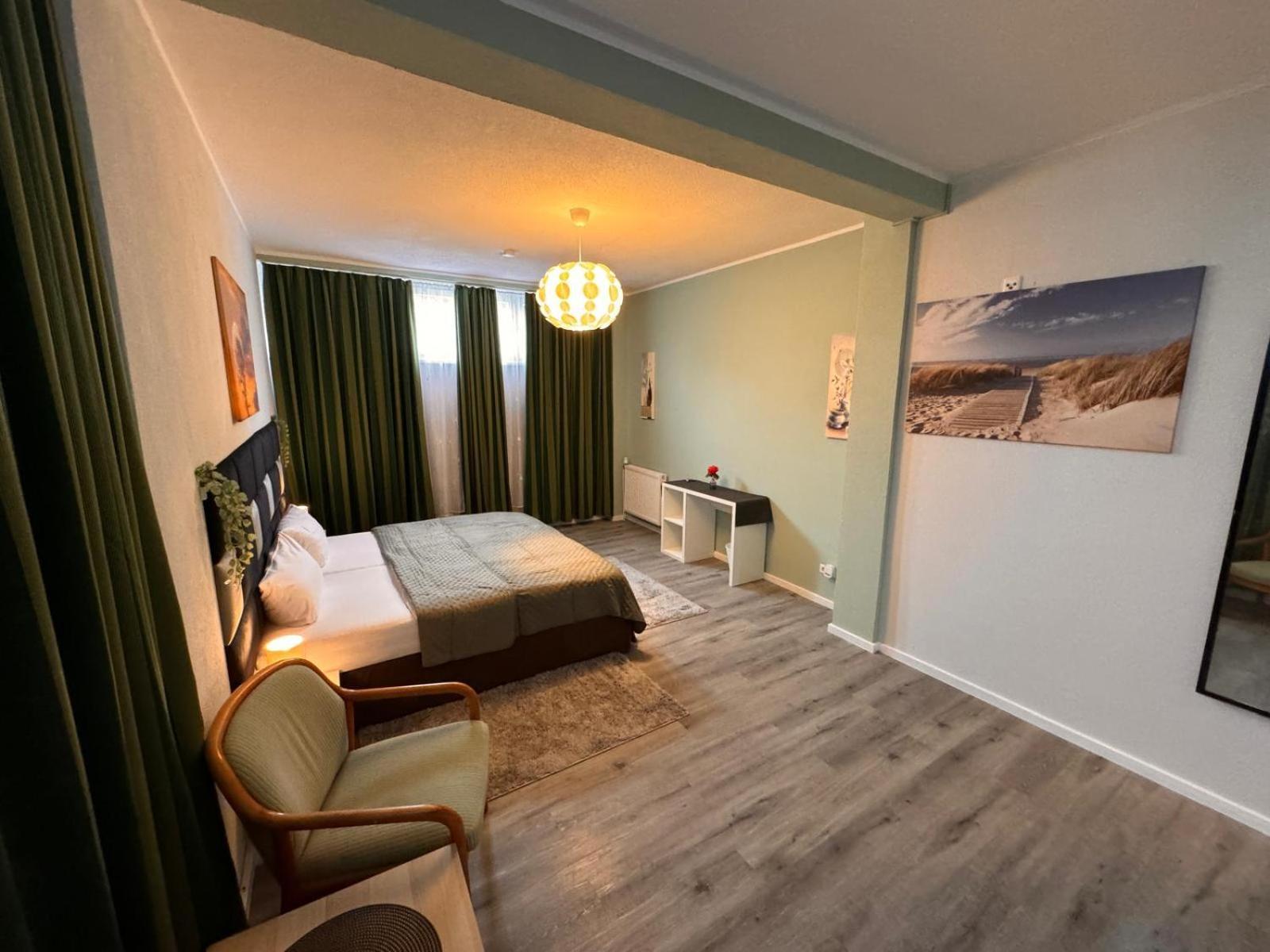 F-F Haus Monteuren Unterkunft Neuhausen auf den Fildern Esterno foto