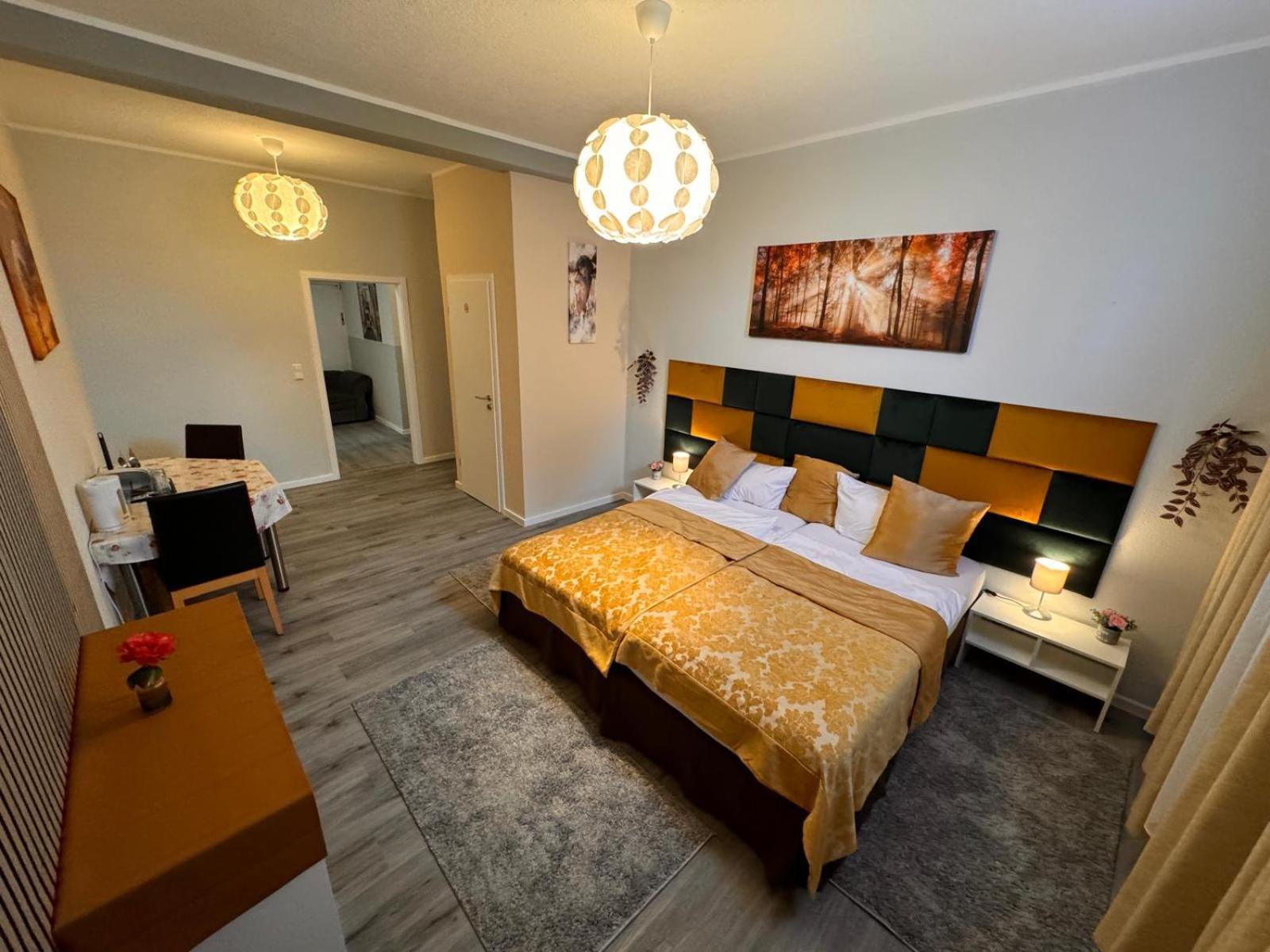 F-F Haus Monteuren Unterkunft Neuhausen auf den Fildern Esterno foto