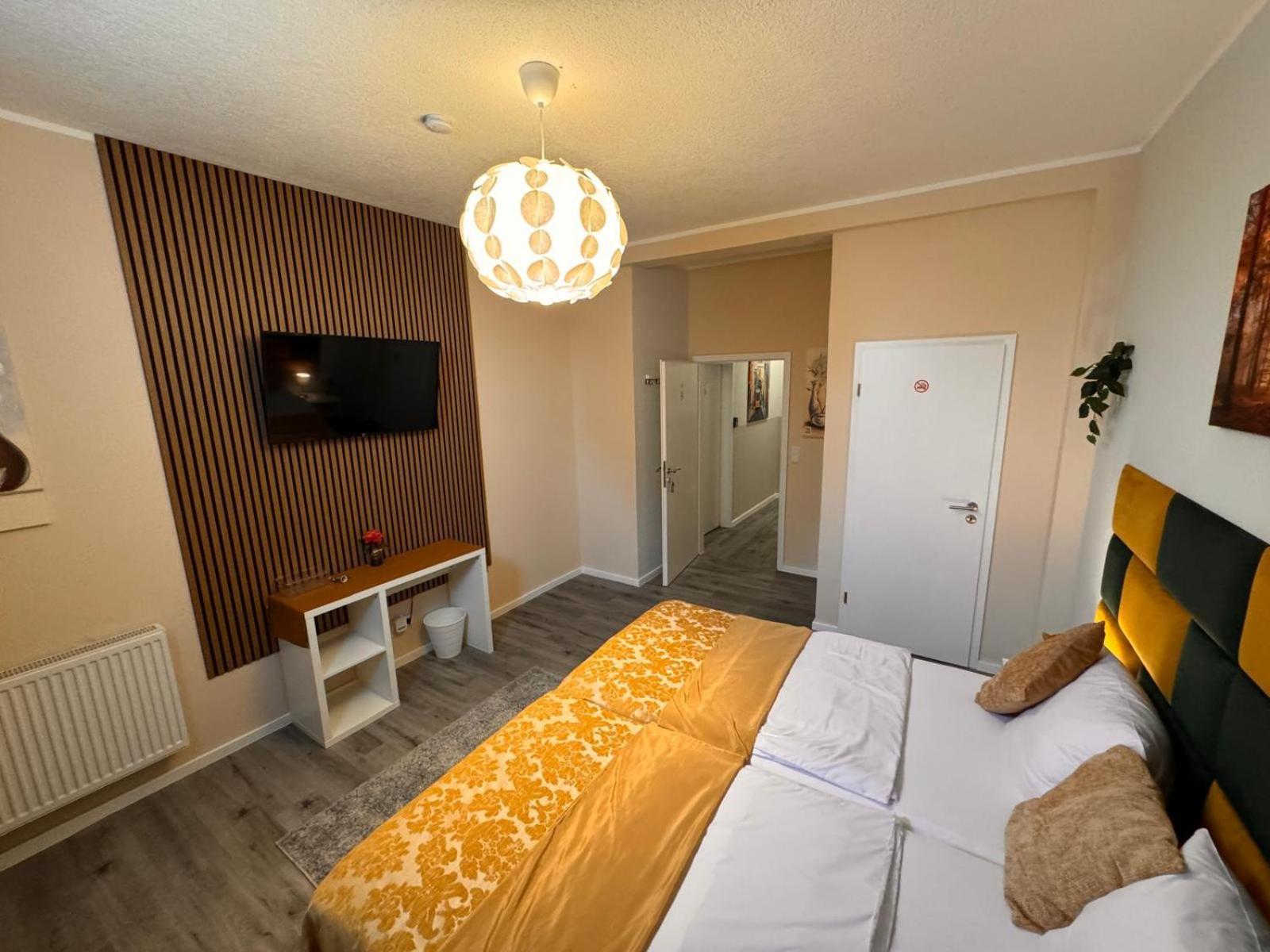 F-F Haus Monteuren Unterkunft Neuhausen auf den Fildern Esterno foto