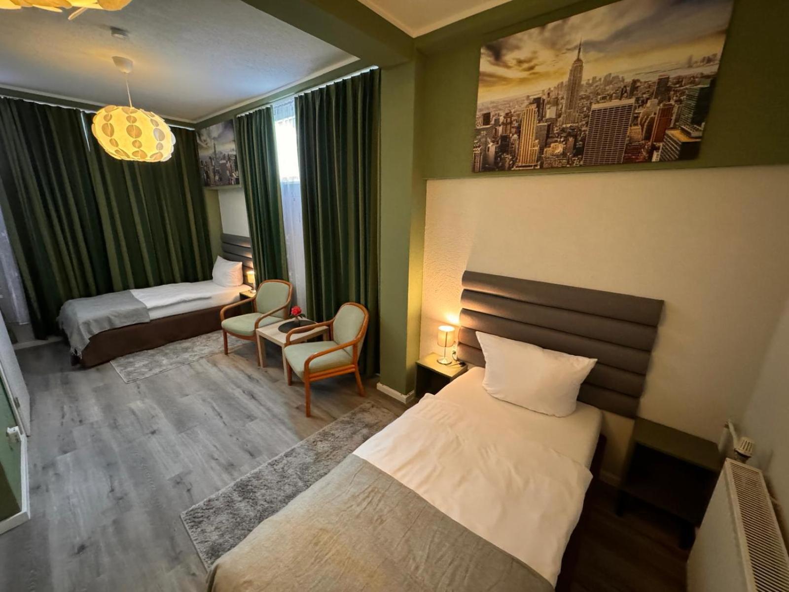 F-F Haus Monteuren Unterkunft Neuhausen auf den Fildern Esterno foto